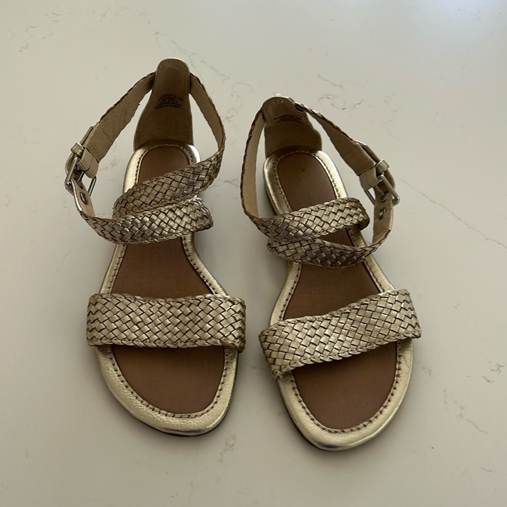 Sperry Gold Sandals